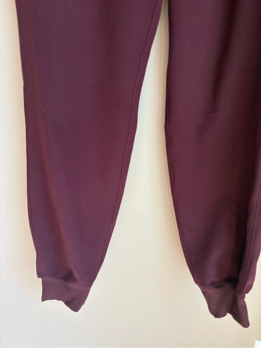Lululemon Women’s Joggers Maroon Size 6 - Picture 2 of 8